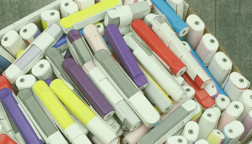 Algeria Convenience Store Long Shelf Vape packaging detail