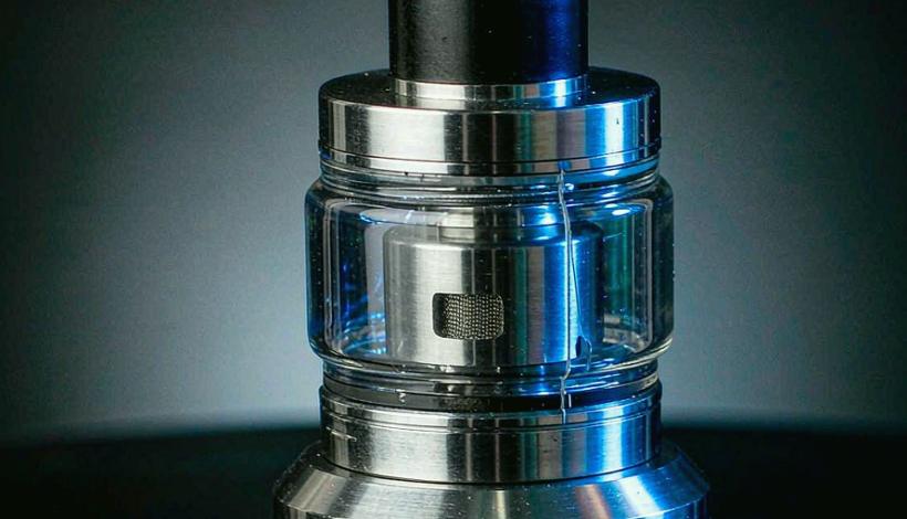 Algeria Convenience Store Long Shelf Vape packaging detail