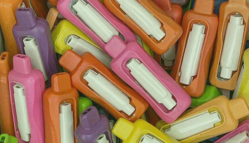 Algeria Convenience Store Long Shelf Vape packaging detail