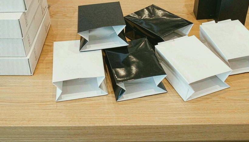 Algeria Convenience Store Long Shelf Vape packaging detail