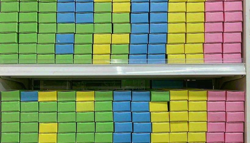 Algeria Convenience Store Long Shelf Vape packaging detail