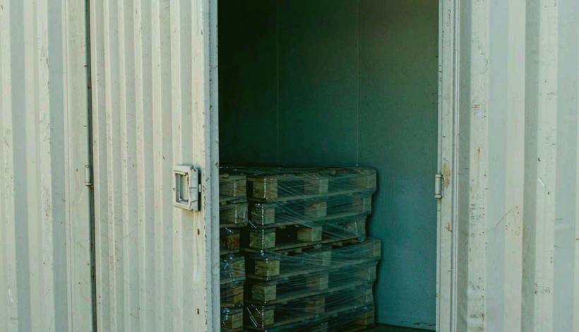 Algeria Convenience Store Long Shelf Vape packaging detail