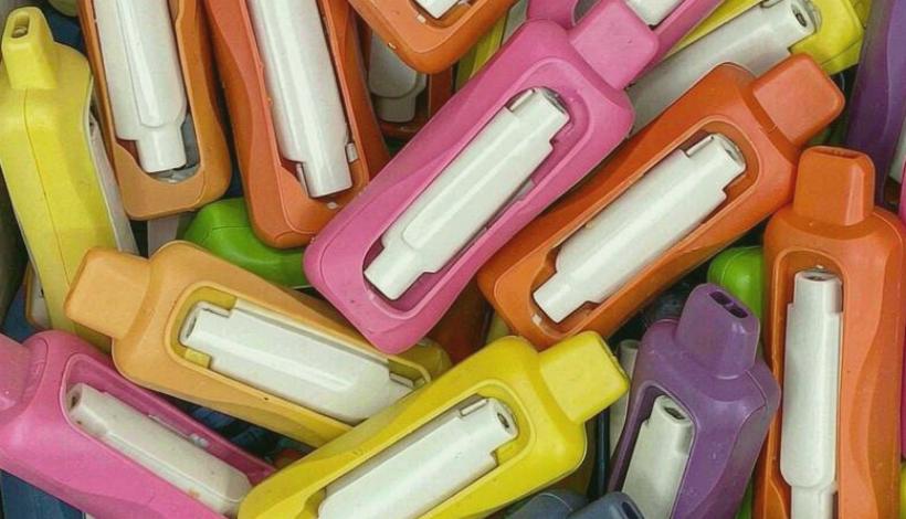 Algeria Convenience Store Long Shelf Vape packaging detail