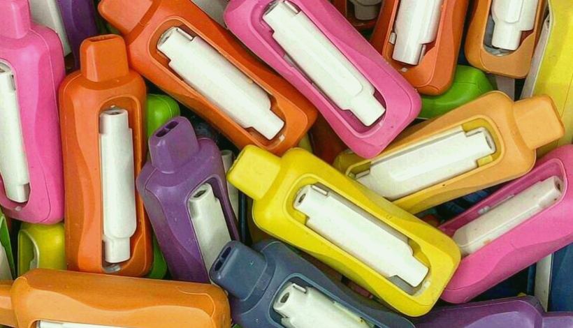 Algeria Convenience Store Long Shelf Vape packaging detail