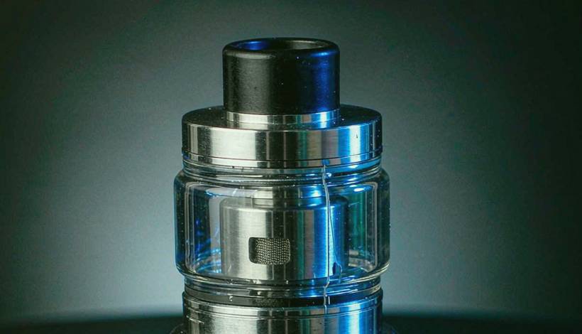 Algeria Convenience Store Long Shelf Vape packaging detail