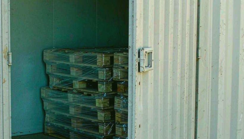 Algeria Convenience Store Long Shelf Vape packaging detail