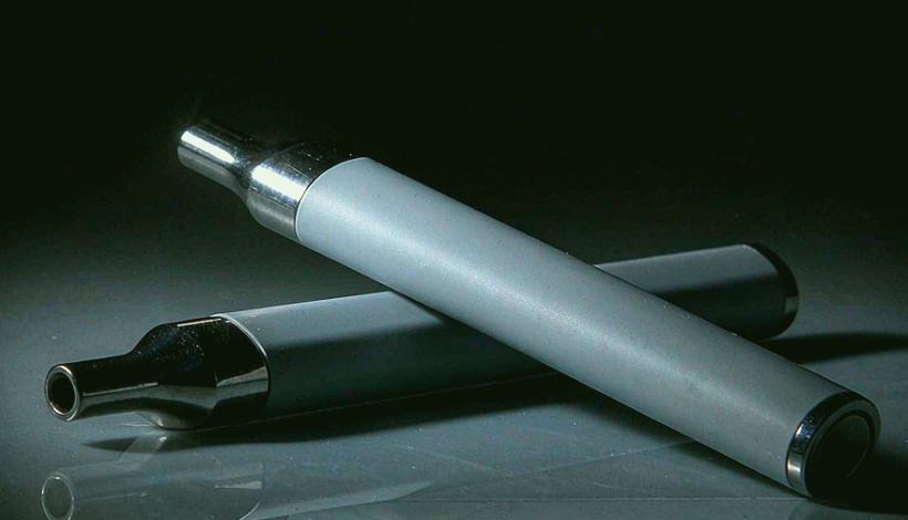 Algeria Convenience Store Long Shelf Vape packaging detail