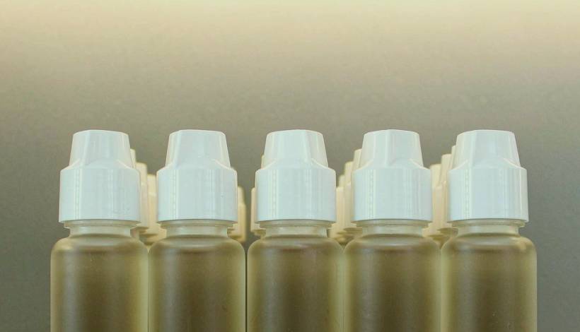 Algeria Convenience Store Long Shelf Vape packaging detail