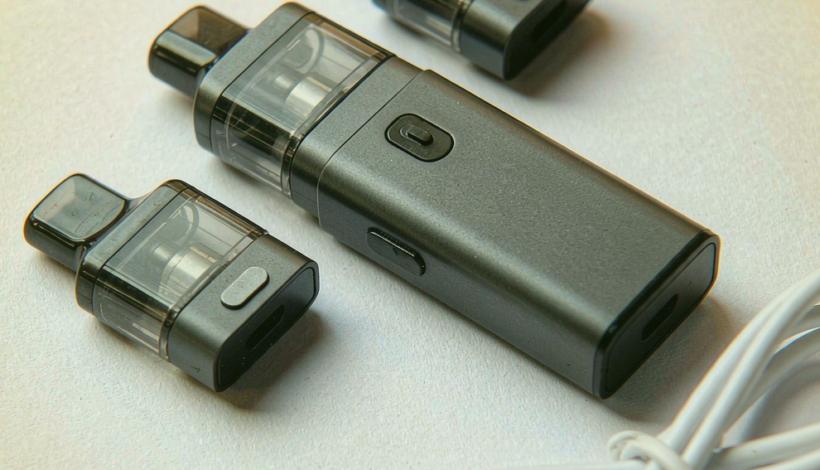 Algeria Convenience Store Long Shelf Vape packaging detail