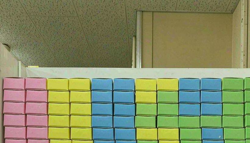 Algeria Convenience Store Long Shelf Vape packaging detail