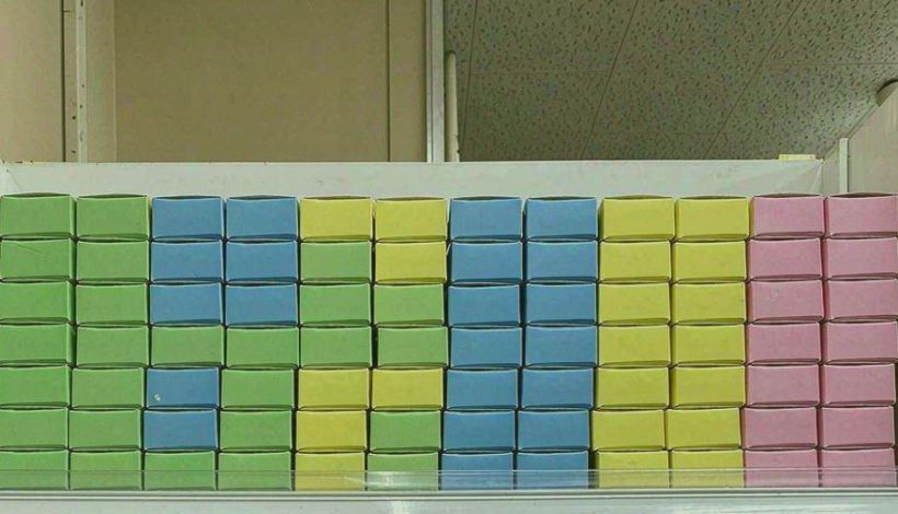 Algeria Convenience Store Long Shelf Vape packaging detail