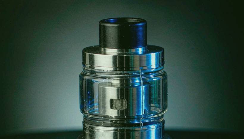 Algeria Convenience Store Long Shelf Vape packaging detail