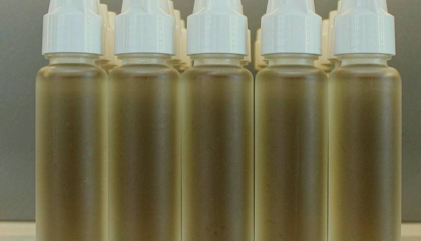 Algeria Convenience Store Long Shelf Vape packaging detail