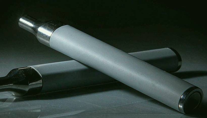 Algeria Convenience Store Long Shelf Vape packaging detail