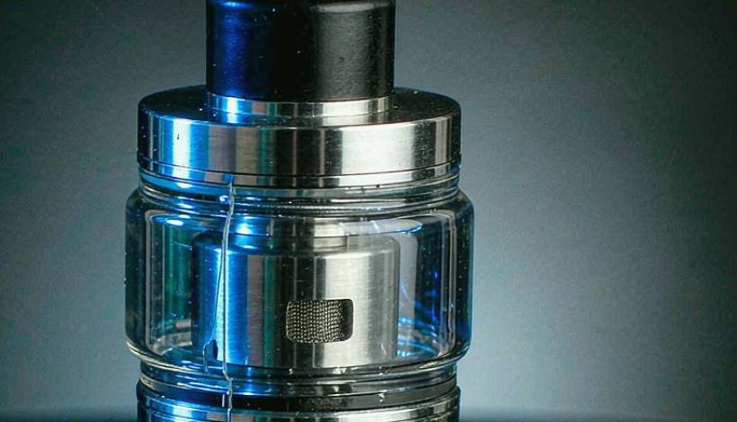 Algeria Convenience Store Long Shelf Vape packaging detail