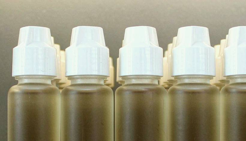Algeria Convenience Store Long Shelf Vape packaging detail
